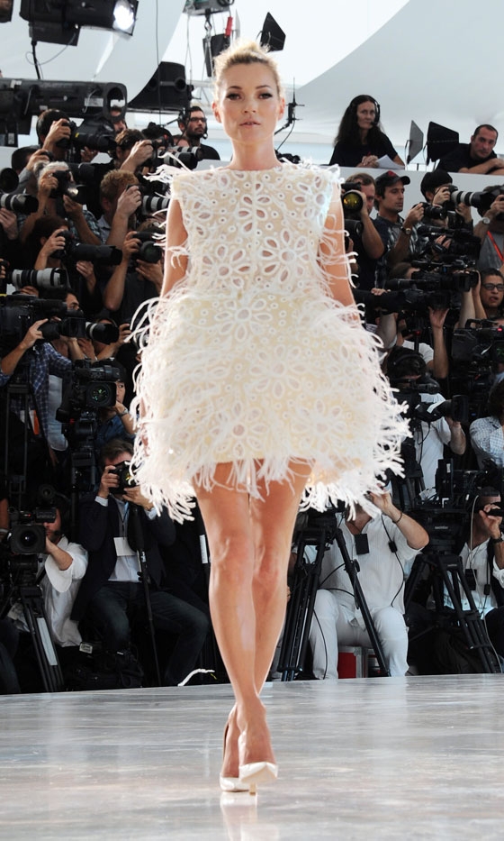 Kate Moss Closes Louis Vuitton In White Feathered Dress (PHOTOS