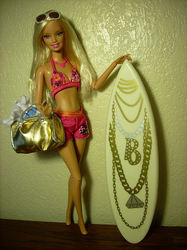 Malibu Barbie surfer
