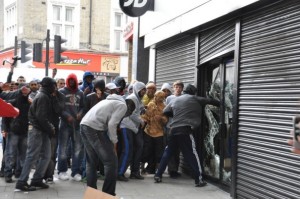 london riots 2011 looting