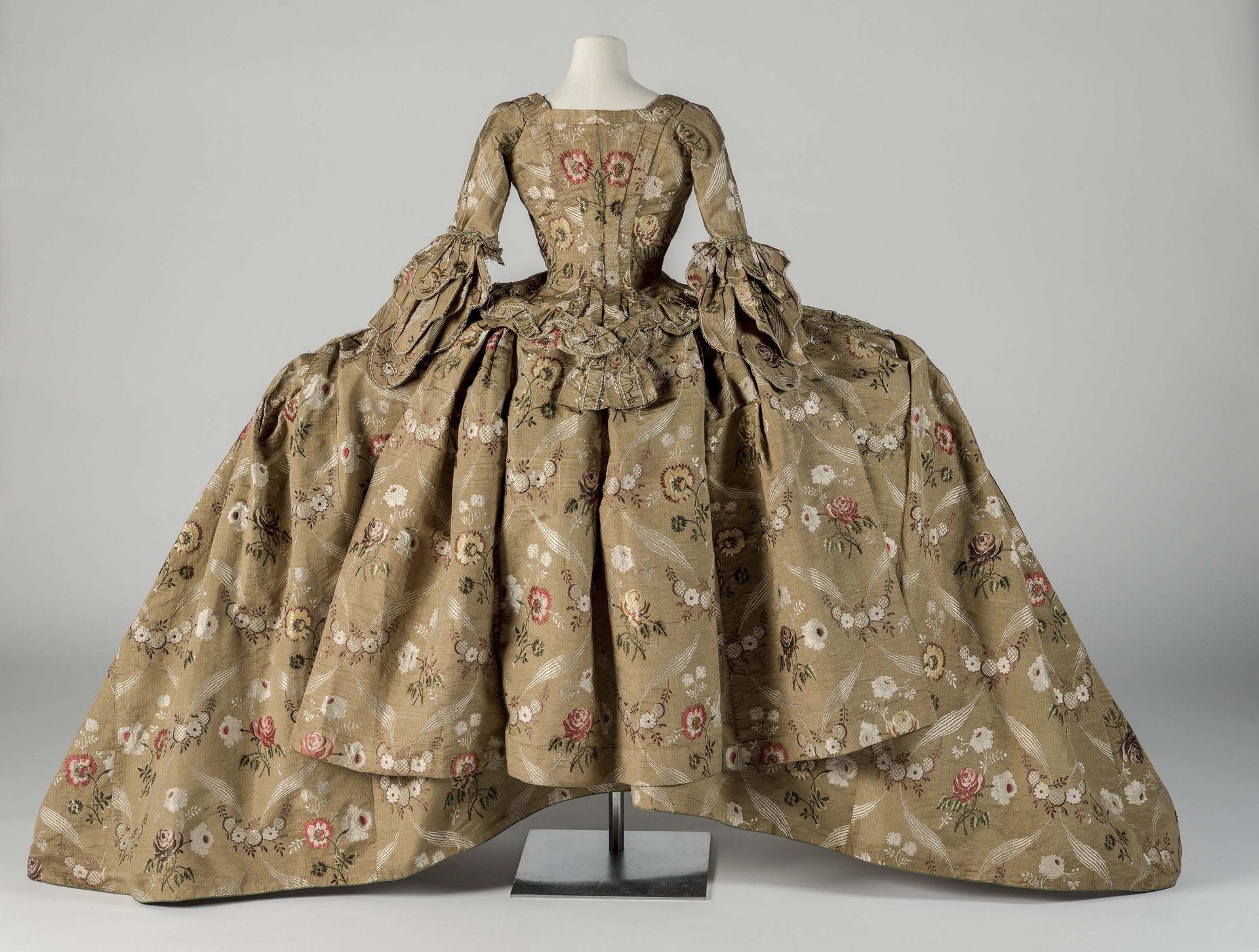 An 18th-century mantua from the Barbican's The Vulgar: Fashion Redefined exhbition